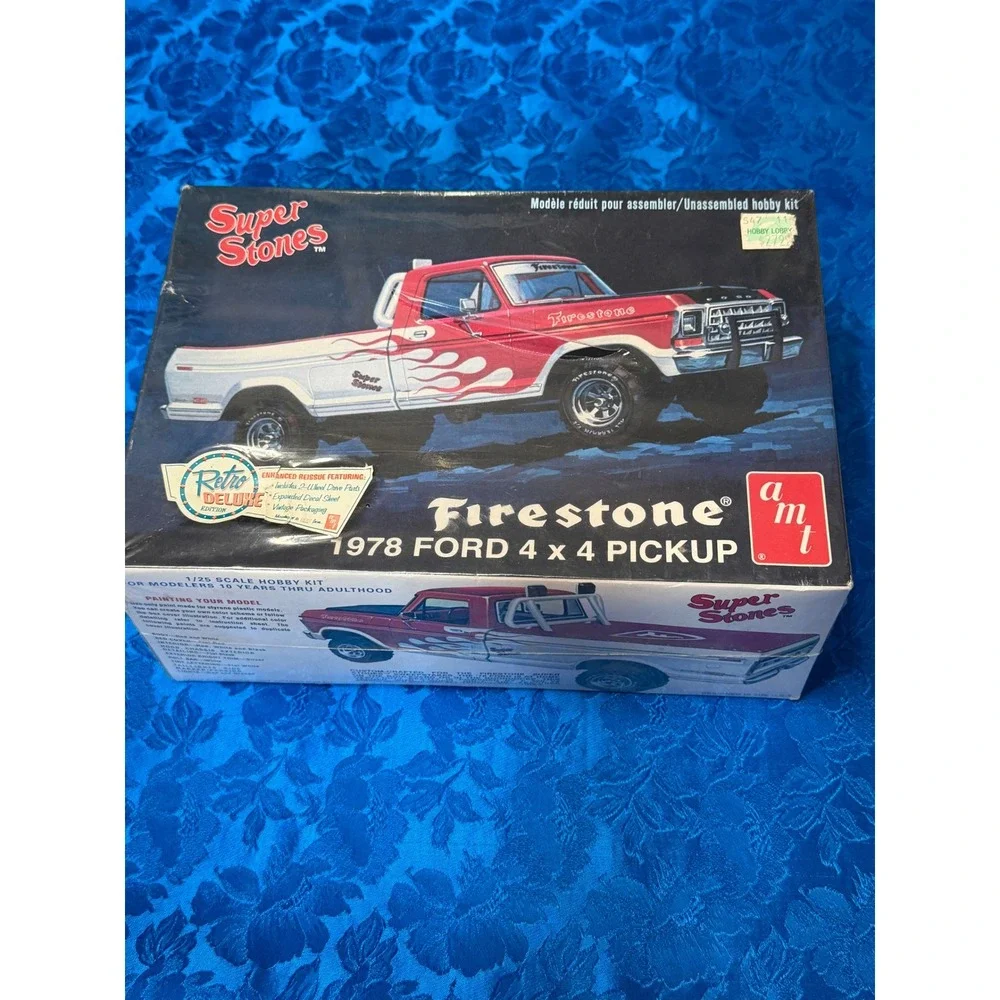 AMT 1978 Ford 4x4 Pickup Super Stones Firestone 1/25 Model Kit Retro Deluxe
